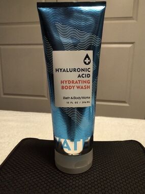NEW RARE Bath & Body Works Hyaluronic Acid Hydrating Body Wash